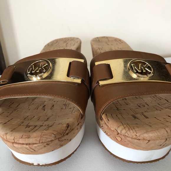 Size 8 Michael Kors Warren Platform Cork Wedge Retro From Macys Gold Logo - Picture 3 of 9